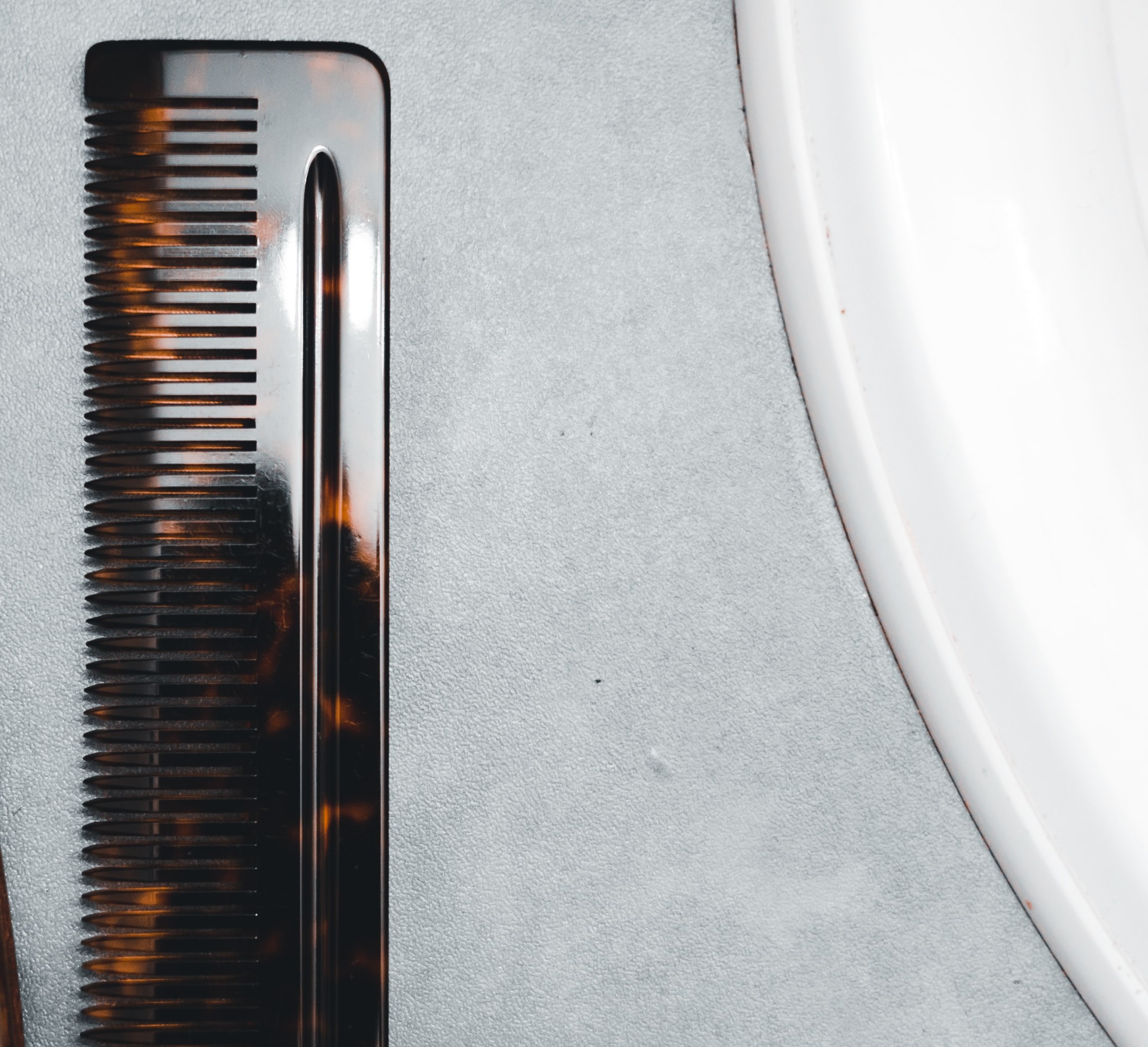 Type of Combs: Materials and Shapes